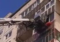 Apartament din Oradea, distrus în totalitate de un incendiu (VIDEO)
