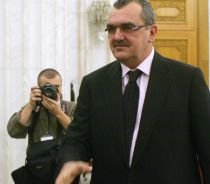 Mitrea: Dacă Diaconescu nu va rezista, Geoană nu rămâne fără candidat, mă duc eu