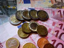 Euro se depreciază vizavi de leu. Vezi cursul valutar