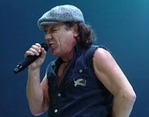 Solistul trupei AC/DC critică discursurile vedetelor despre caritate 