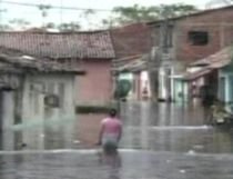 12 morţi şi 100.000 de oameni evacuaţi, în urma inundaţiilor din Bolivia
