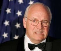 Dick Cheney, fostul vicepreşedinte american, spitalizat în urma unor dureri în piept
