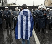 Sectorul public şi cel privat din Grecia în conflict din cauza măsurilor de austeritate
