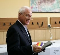 Stoica ar candida pentru un loc de vice PDL: Udrea s-a autoevaluat, nu va candida la prim-vicepreşedinţie
