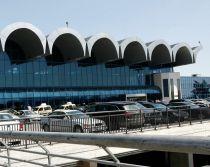 Incident pe Aeroportul Otopeni: Un pasager a fost rănit de o casetă publicitară care i-a căzut în cap