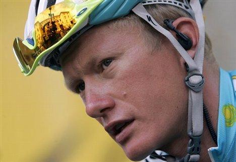 Vinokourov preia tricoul roz în Turul Italiei, după trei etape haotice în Olanda