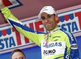 Nibali câştigă etapa a 14-a în Giro d'Italia. Arroyo, noul tricou roz