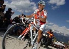 Giro d'Italia: Garzelli câştigă contratimpul individual pe munte. Arroyo îşi păstrează tricoul roz
