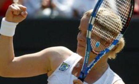 Kim Clijsters a câştigat duelul belgian de la Wimbledon şi merge în sferturi