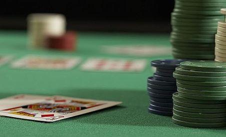 Turnee ilegale de poker, descoperite la un cazinou din Oradea
