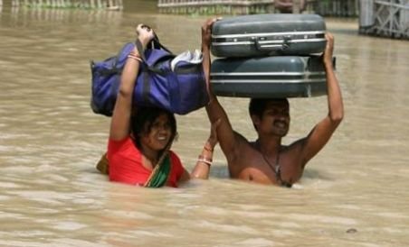 15 milioane de sinistraţi în Pakistan şi 115 persoane decedate în India, în urma inundaţiilor