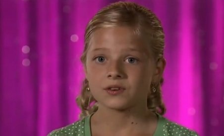 Jackie Evancho, fetiţa de 10 ani care i-a uimit pe americani cu vocea ei de soprană. Tânăra este comparată cu Susan Boyle (VIDEO)