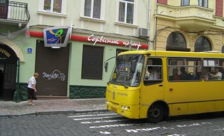 Un microbuz a lovit frontal un camion lângă Varşovia. 18 persoane au murit