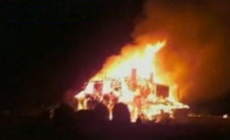 Neamţ: O cabană de vânătoare din munţii Tarcău a ars în întregime