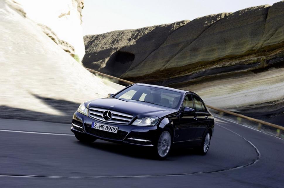 Mercedes C-Class cu facelift, anunţat oficial