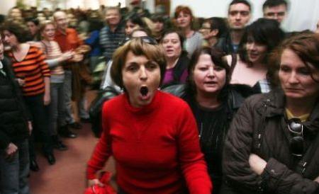 Protest la societatea de termoficare din Târgu Mureş: Angajaţii nu şi-au primit salariile 