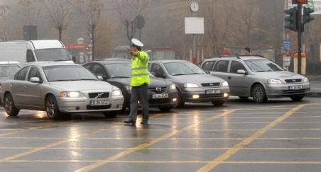 Agenţii de circulaţie vor avea dreptul să dea avertismente şoferilor care comit contravenţii 