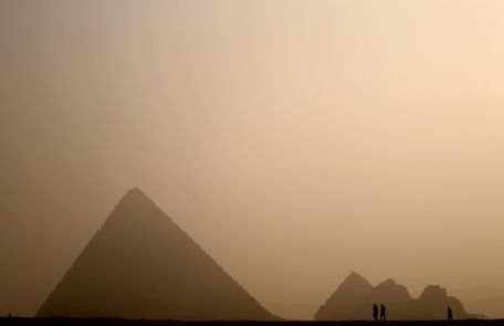 Piramidele din Egipt ar putea ajunge la Giurgiu într-un milion de ani