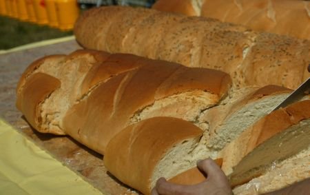 Pâinea s-ar putea ieftini de la 1 iulie, după ce Rusia şi Ucraina vor relua exporturile de grâu