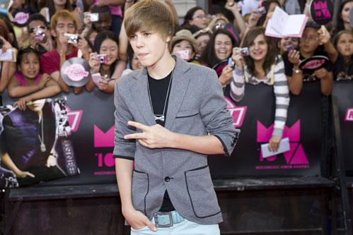 Popstarul Justin Bieber, mai popular pe Twitter decât preşedintele Barack Obama
