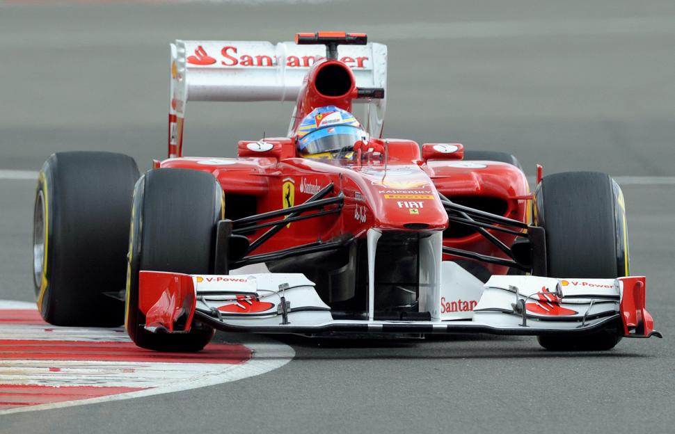 Fernando Alonso aduce prima victorie pentru Ferrari în 2011, la Silverstone