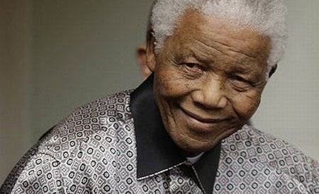 Nelson Mandela a împlinit 93 de ani. Liderul african, sărbătorit în Africa de Sud şi SUA