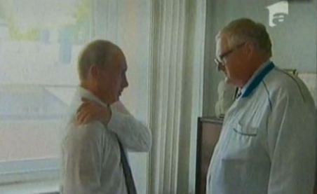 Putin a fost consultat de un medic la un spital public: Îl supăra umărul drept