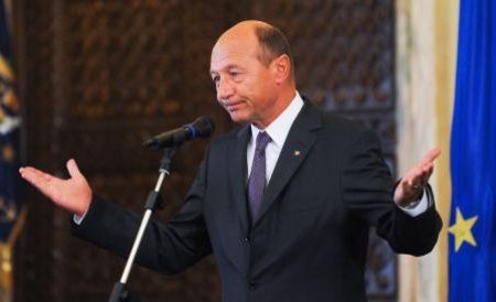 Scandal la vizita lui Băsescu în Roşia Montană între susţinătorii proiectului şi localnici. Jandarmii au intervenit