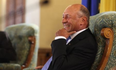Glume din Deveselu pe seama preşedintelui: Eu dacă eram Băsescu, personal, îl luam pe primar la Washington