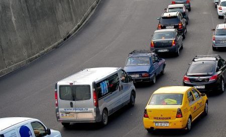 Circulaţia pe DN2, la ieşirea din Bucureşti spre Urziceni, a fost reluată