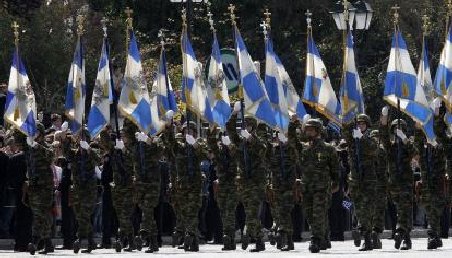 Un grup de ofiţeri a luat cu asalt Ministerul Apărării din Grecia : Statul pierde încrederea armatei