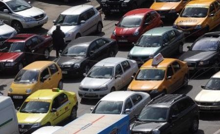 România, pe locul 17 în UE la numărul maşinilor noi înmatriculate în 2011