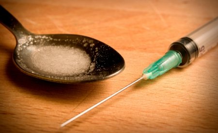 11 persoane reţinute pentru trafic de heroină, în cadrul a 14 percheziţii în sectorul 5 al Capitalei
