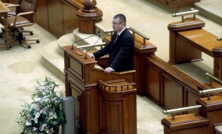 România are GUVERN. Cabinetul lui Ungureanu a trecut de votul Parlamentului