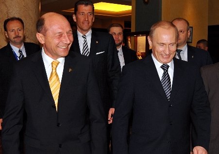 Reuters: &quot;Băsescu pariază pe planul lui Putin. L-a numit pe vechiul său aliat în funcţia de premier&quot;