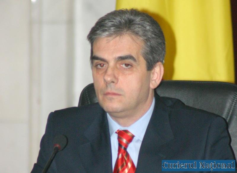Fostul ministru al Sănătăţii, Eugen Nicolăescu, a fost luat de SMURD şi transportat la spital 