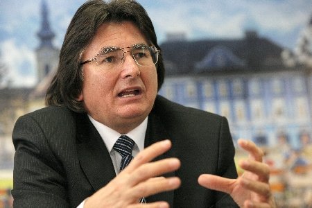 Nicolae Robu este noul primar al municipiului Timişoara, potrivit exit-poll