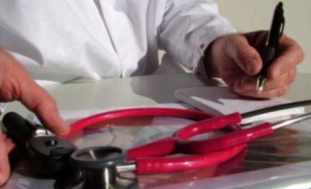 CMR cere Ministerului Sănătăţii şi CNAS să renunţe la obligativitatea prescripţiei electronice