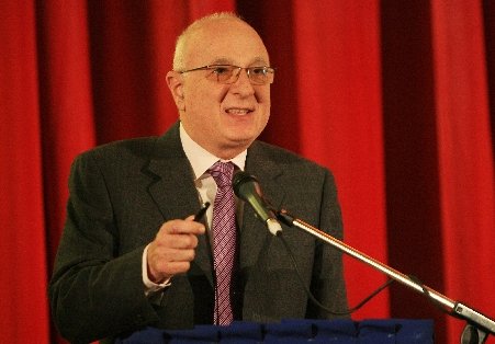 Dan Radu Ruşanu preia funcţia de vicepreşedinte al Senatului, după demisia lui Dan Voiculescu
