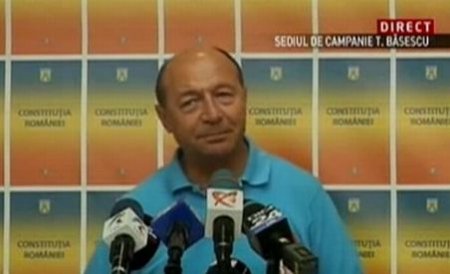 Băsescu: I call on politicians to stop any political dispute. The country is falling appart because of the political fight