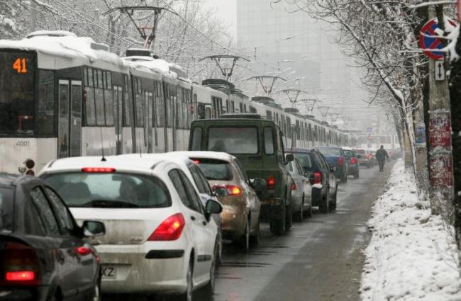 Pentru mai bine de 2 MILIOANE de şoferi români această veste strică planurile. Ce înseamnă noua taxă auto