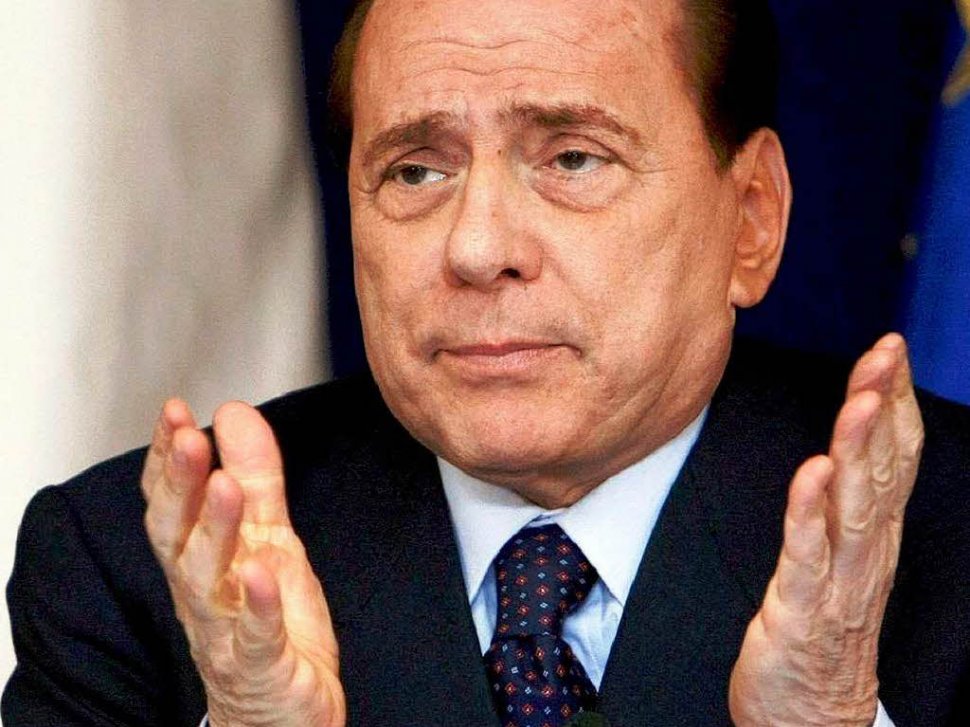 O nouă gafă marca Berlusconi: &quot;Mussolini s-a descurcat bine!&quot;