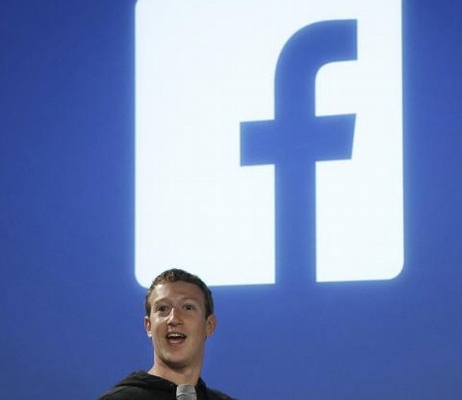 Mark Zuckerberg, cel mai iubit şef de companie