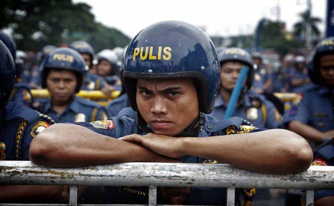 Poliţiştii mici, OUT! Vezi ce înălţime obligatorie li se cere viitorilor agenţi din Filipine