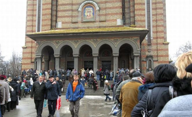 Trepte de mii de euro. Scările Catedralei Mitropolitane din Timişoara vor fi reabilitate cu peste 100.000 euro