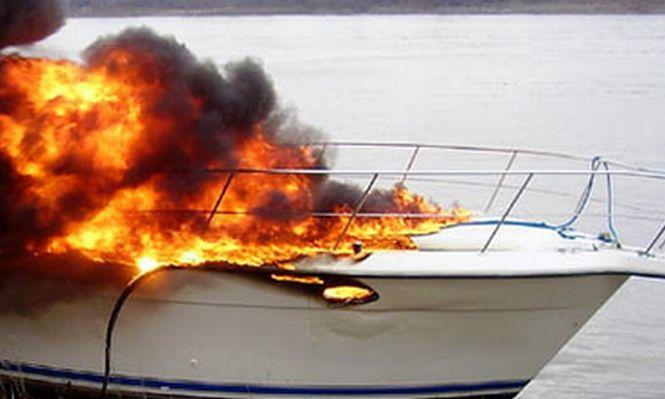 Patru ambarcaţiuni de lux, incendiate în portul Nesebar din Bulgaria. Focul ar fi fost pus intenţionat
