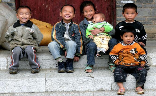 China vrea să renunţe la politica copilului unic