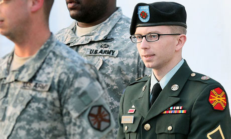 &quot;Cârtiţa WikiLeaks” vrea să fie graţiat. Avocaţii lui Bradley Manning au depus deja o cerere adresată lui Obama