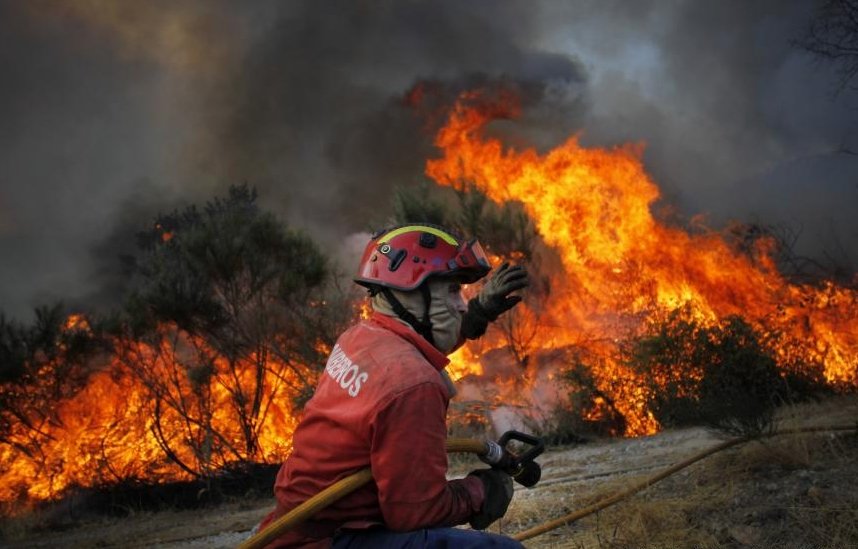 Tragedie în Portugalia! Şapte pompieri au murit în lupta cu incendiile de pădure