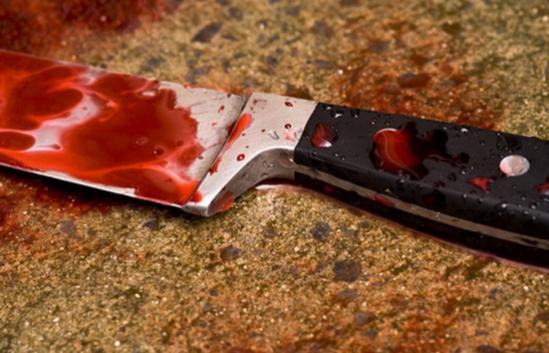 O tânără din Bucureşti şi-a atacat din senin mama cu un cuţit!
